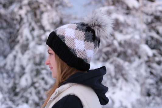 Chunky Knit Snowy Peeks Hat