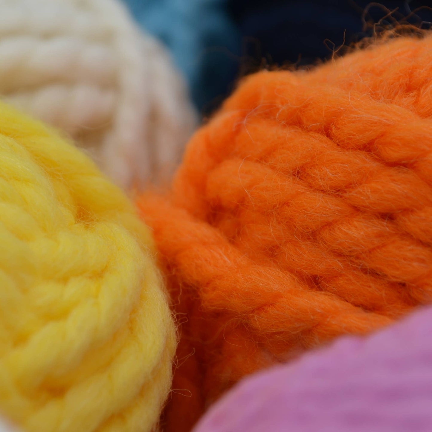 Sensy Woolly Yarn, 3.5 oz, 66 Yards, Gauge 6 Super Bulky: Lilac / 1 Skein